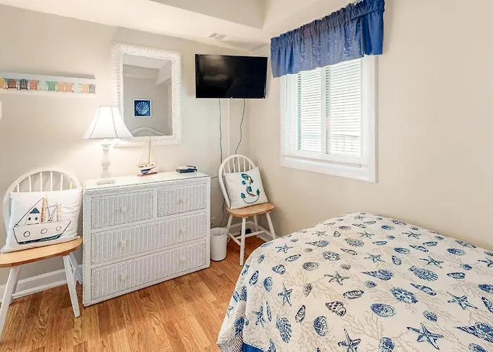 Coastal-themed With Balcony Views Pools Tennis & Ac *