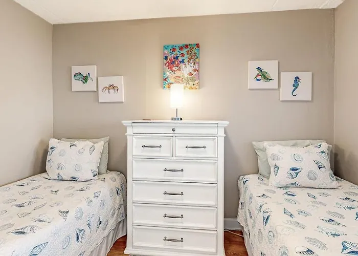 Holiday home Coastal-themed With Balcony Views Pools Tennis & Ac