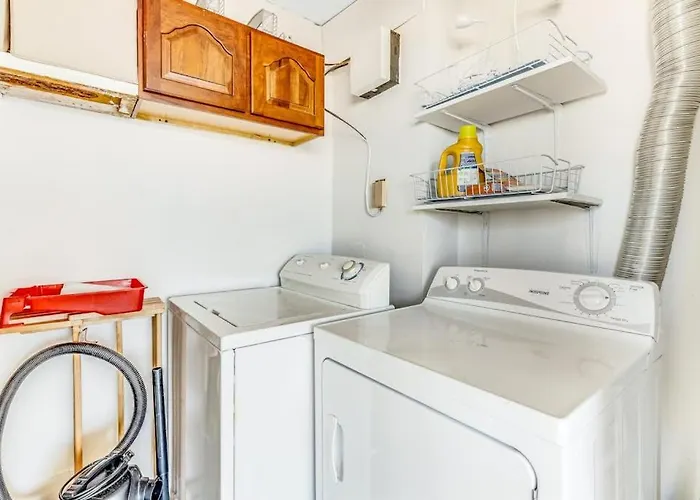 Coastal-themed With Balcony Views Pools Tennis & Ac Ocean City
