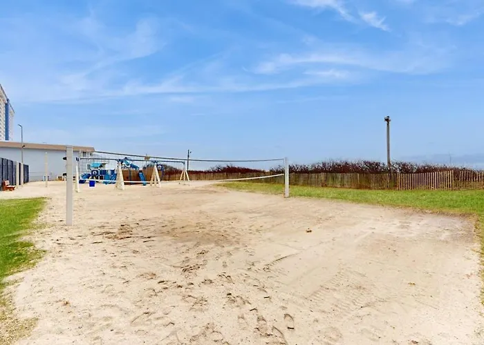 Coastal-themed With Balcony Views Pools Tennis & Ac *