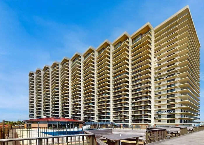 Coastal-themed With Balcony Views Pools Tennis & Ac