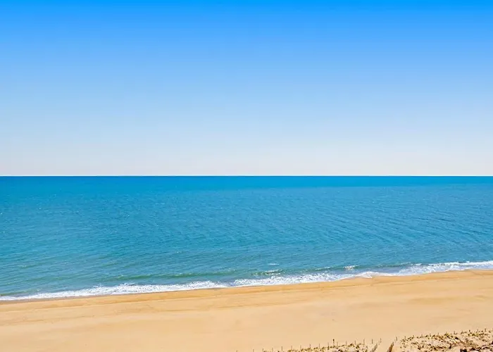 Coastal-themed With Balcony Views Pools Tennis & Ac Holiday home Ocean City
