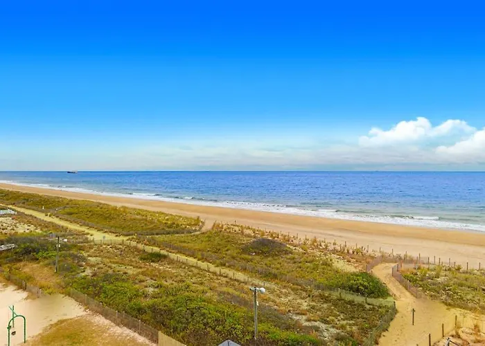 Coastal-themed With Balcony Views Pools Tennis & Ac *
